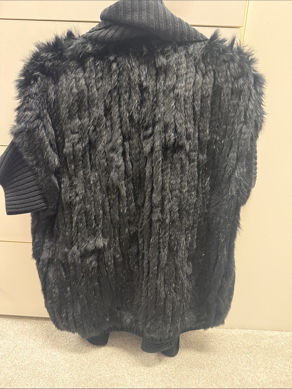 Elegant Black Faux-Fur Trim Open-Front Shrug - Picture 2 of 4